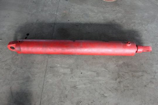 點(diǎn)擊查看詳細(xì)信息<br>標(biāo)題：轉(zhuǎn)載機(jī)60T推拉移油缸 閱讀次數(shù)：2179